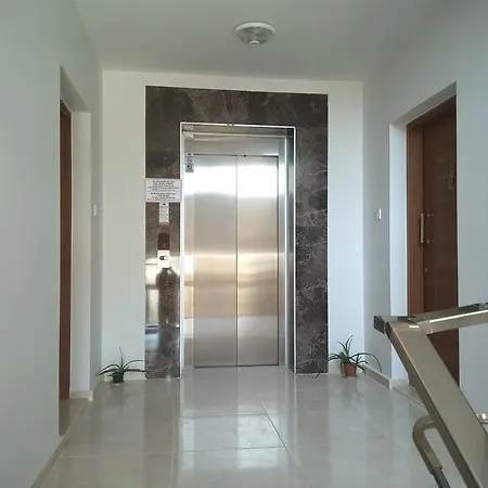Royal Sun, Aqua 8-3 * Agios Georgios (Famagusta)